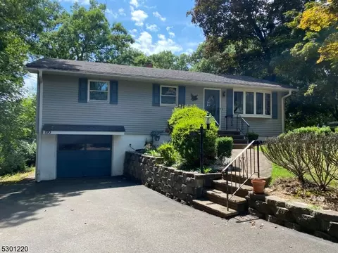 100 Old Homestead Rd, Wayne, NJ 07470
