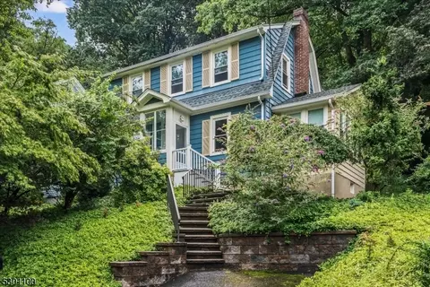 40 Midland Dr, Morristown, NJ 07960