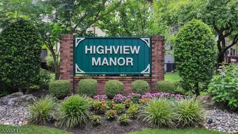 5 Highview Dr, Woodbridge Twp, NJ 07095