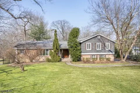 37 Richard Dr, Millburn Twp, NJ 07078