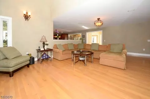 6 Bitola Dr, Wayne, NJ 07470 photo 15