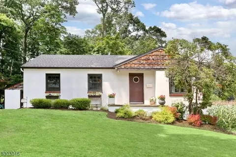 138 Sicomac Ave, Midland Park, NJ 07432