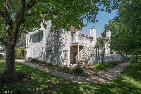 15 Academy Ct, Bedminster, NJ 07921