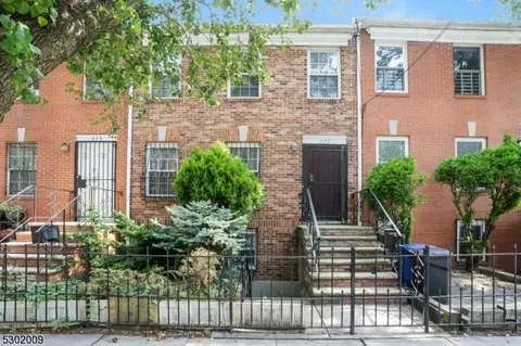 222 Christopher Columbus Dr, Jersey City, NJ 07302
