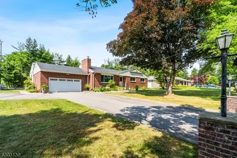 8 Sabina Ter, East Hanover, NJ 07936