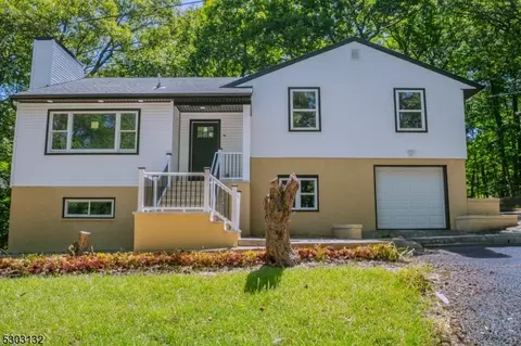 15 Fountain Rd, West Milford, NJ 07480