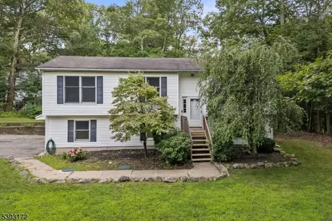 1 Taft Rd, West Milford Twp, NJ 07421
