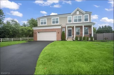 11 Pasteur Ct, East Windsor Twp, NJ 08520