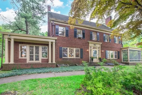 340 Up Mountain Ave, Montclair Twp, NJ 07043