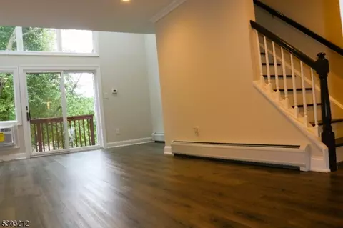 65 Victory Ct, Dover, NJ 07801