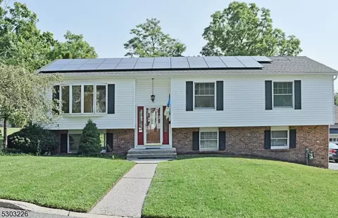 11 Ashford St, Newton, NJ 07860