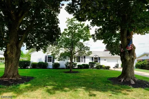 305 Liggett Blvd, Phillipsburg, NJ 08865