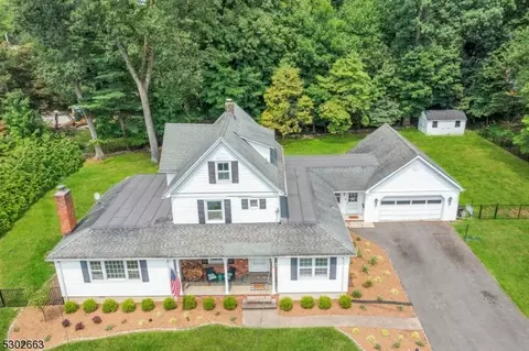 32 New St, Allendale, NJ 07401