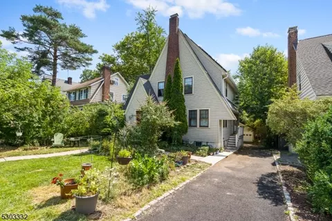 40 Walnut Ave, Millburn, NJ 07041 photo 2