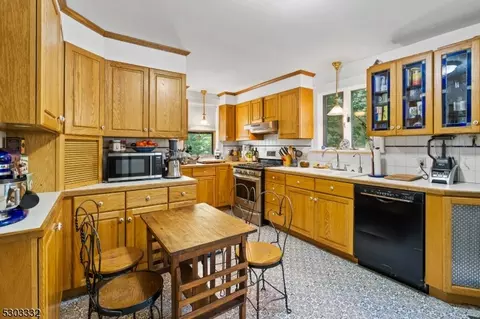 40 Walnut Ave, Millburn, NJ 07041 photo 9