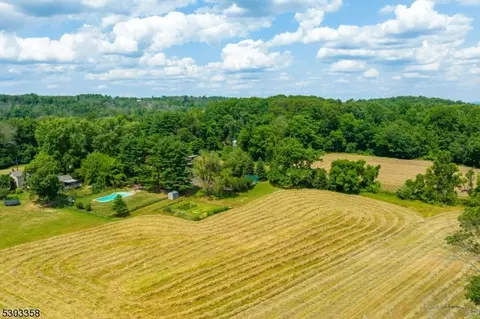 489 Sergeantsville Rd, Delaware Twp, NJ 08822