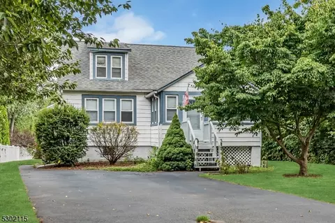 84 Ardmaer Dr, Bridgewater, NJ 08807