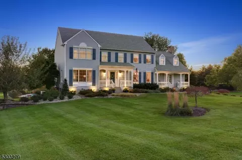 36 Wagner Ln, Hillsborough, NJ 08844