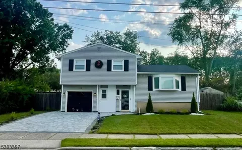 112 Winding Rd, Woodbridge Twp, NJ 08830