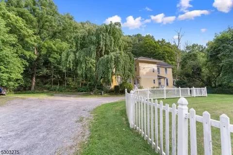13 Arch St, High Bridge, NJ 08829