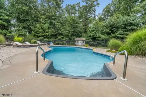 2 Einstein Ct, Flemington, NJ 08822 photo 39