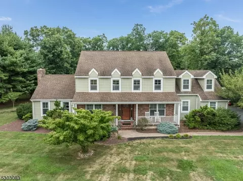 2 Einstein Ct, Flemington, NJ 08822