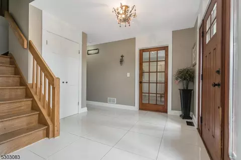 2 Einstein Ct, Flemington, NJ 08822 photo 5