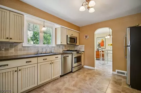 48 Sunset Ter, Wayne, NJ 07470 photo 8
