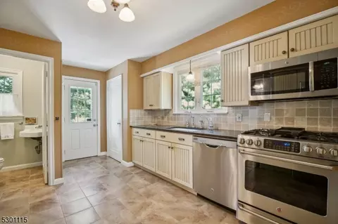 48 Sunset Ter, Wayne, NJ 07470 photo 6