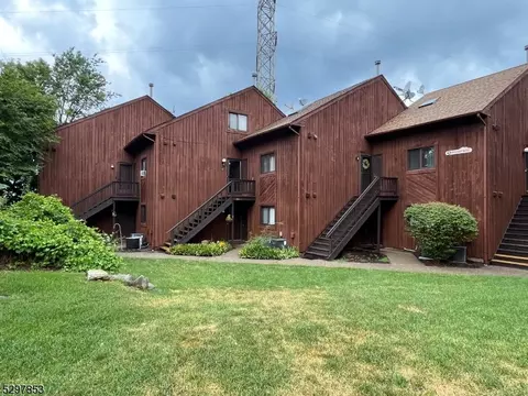 5 Brandywine Ct #10, Vernon, NJ 07462