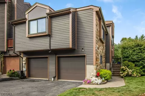 76 Fallen Timbers Trl, Rockaway, NJ 07866