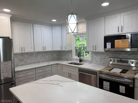 89 Leo Ave, Stanhope, NJ 07874