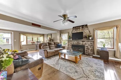 9 Hatakawana Ter, Mount Olive, NJ 07828