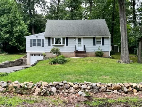 115 Ridgeview Pl, Boonton, NJ 07005