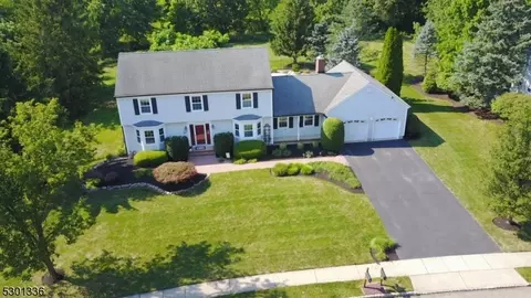3 Stonewain St, Hillsborough, NJ 08844