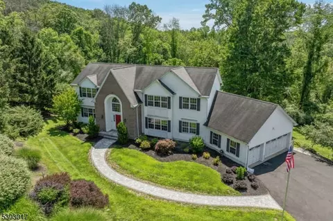 2 Elk Ridge Rd, Califon, NJ 07830