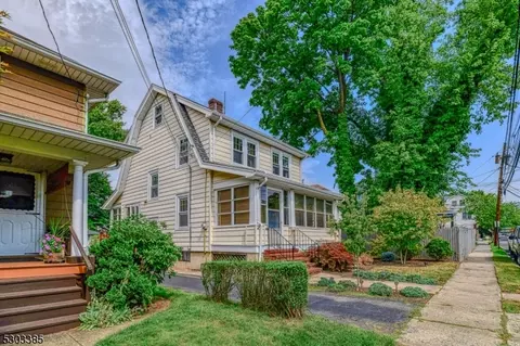 2 S Middaugh St, Somerville, NJ 08876