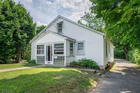 19 Pleasant View Ave, Washington, NJ 07882