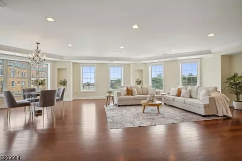 48 S Park St #522, Montclair, NJ 07042