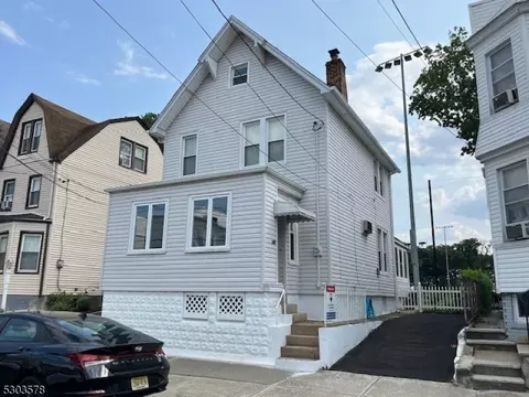 128 Dukes St, Kearny, NJ 07032