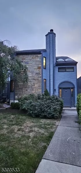 25 Delbarton Ct, Hackettstown, NJ 07840 photo 3