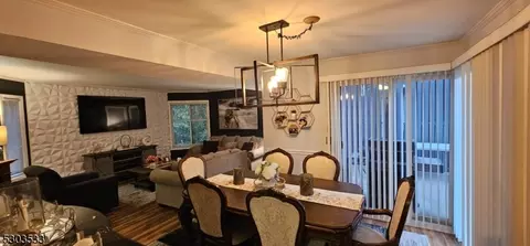 25 Delbarton Ct, Hackettstown, NJ 07840 photo 6