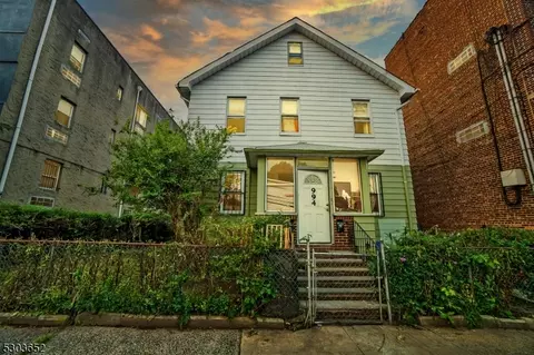 994-996 18th Ave, Newark, NJ 07106