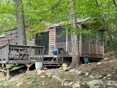 39 Elm Vlg, Sussex, NJ 07461
