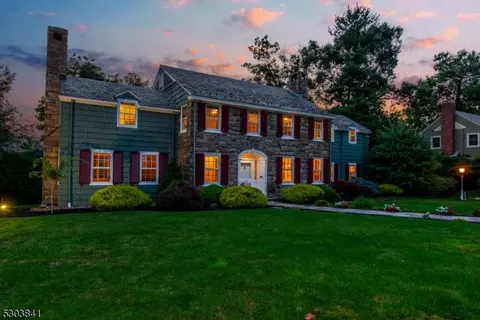 19 Mckinley Ave, West Caldwell, NJ 07006