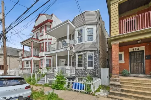 422 Jelliff Ave, Newark, NJ 07112