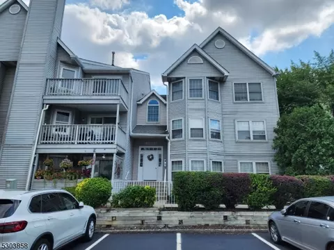 51 Boulder Run Rd, Paterson, NJ 07501