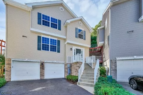 109 Sowers Dr, Hackettstown, NJ 07840