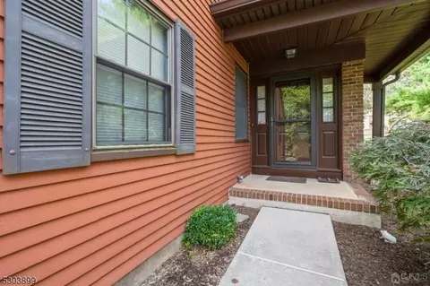 2 Bayberry Dr, Somerset, NJ 08873