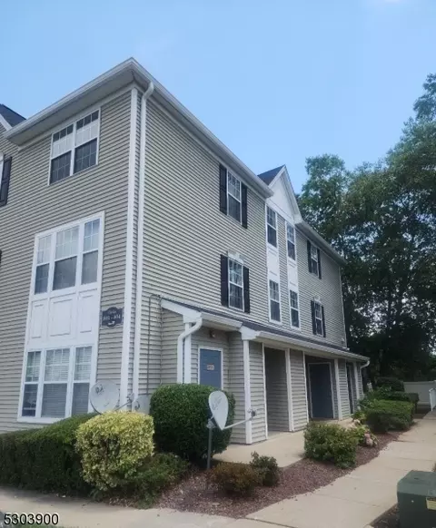 804 Blossom Cir, Dayton, NJ 08810